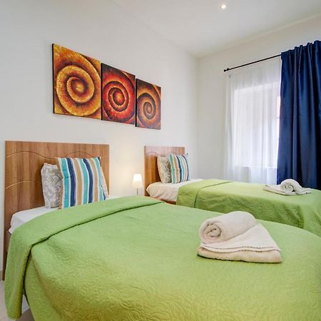 St Julians 2 Bedroom Apartment With Commanding Seaviews By Shortletsmalta Saint Julian's Екстериор снимка