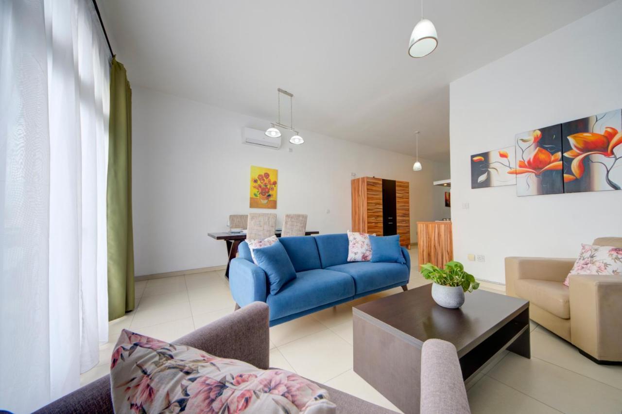 St Julians 2 Bedroom Apartment With Commanding Seaviews By Shortletsmalta Saint Julian's Екстериор снимка