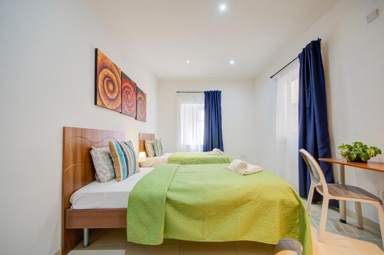 St Julians 2 Bedroom Apartment With Commanding Seaviews By Shortletsmalta Saint Julian's Екстериор снимка