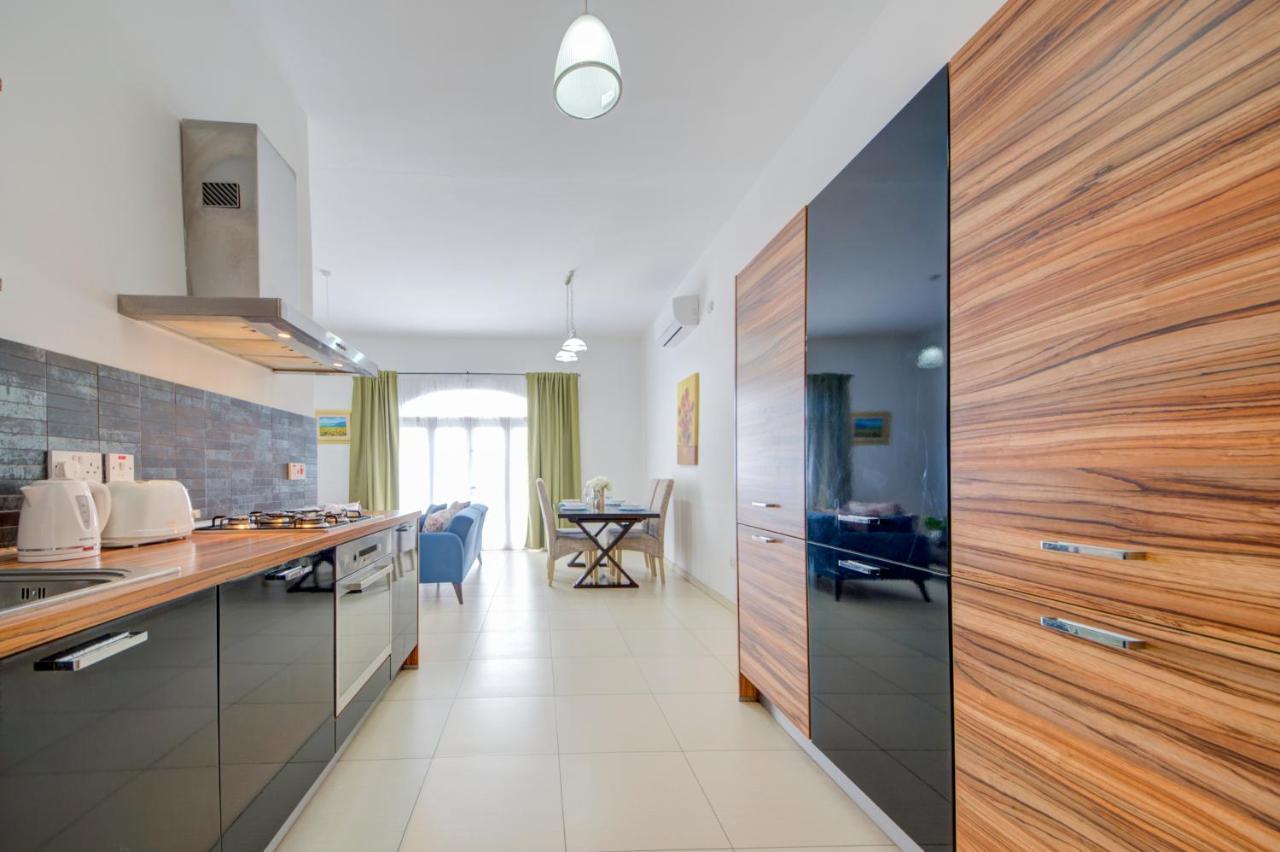 St Julians 2 Bedroom Apartment With Commanding Seaviews By Shortletsmalta Saint Julian's Екстериор снимка