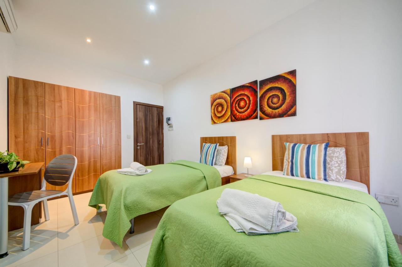 St Julians 2 Bedroom Apartment With Commanding Seaviews By Shortletsmalta Saint Julian's Екстериор снимка
