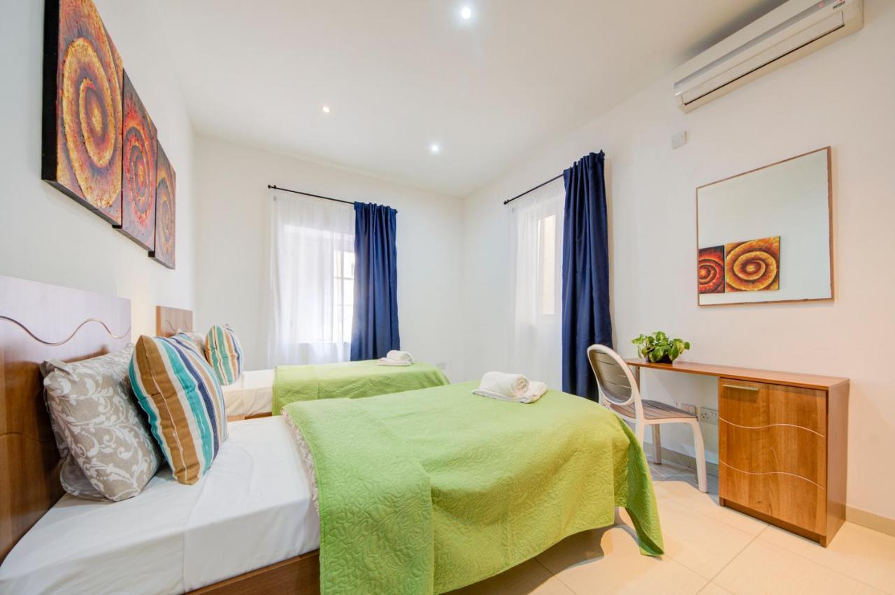 St Julians 2 Bedroom Apartment With Commanding Seaviews By Shortletsmalta Saint Julian's Екстериор снимка